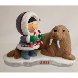 Hallmark Keepsake Frosty Friends 2011 Ornament Walrus 32nd In Series Collectors